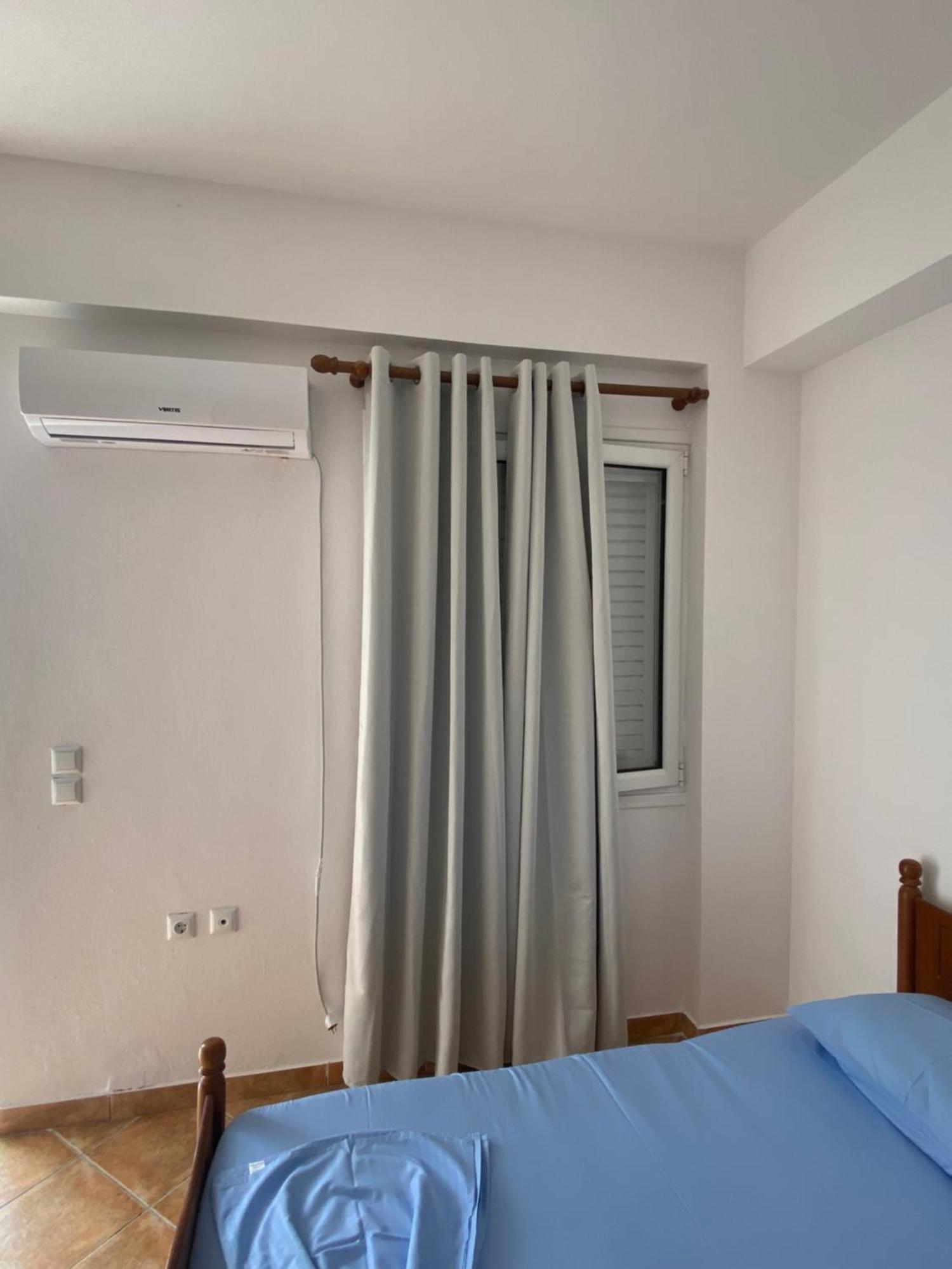 Eleni'S Holiday Rooms Himarë Extérieur photo